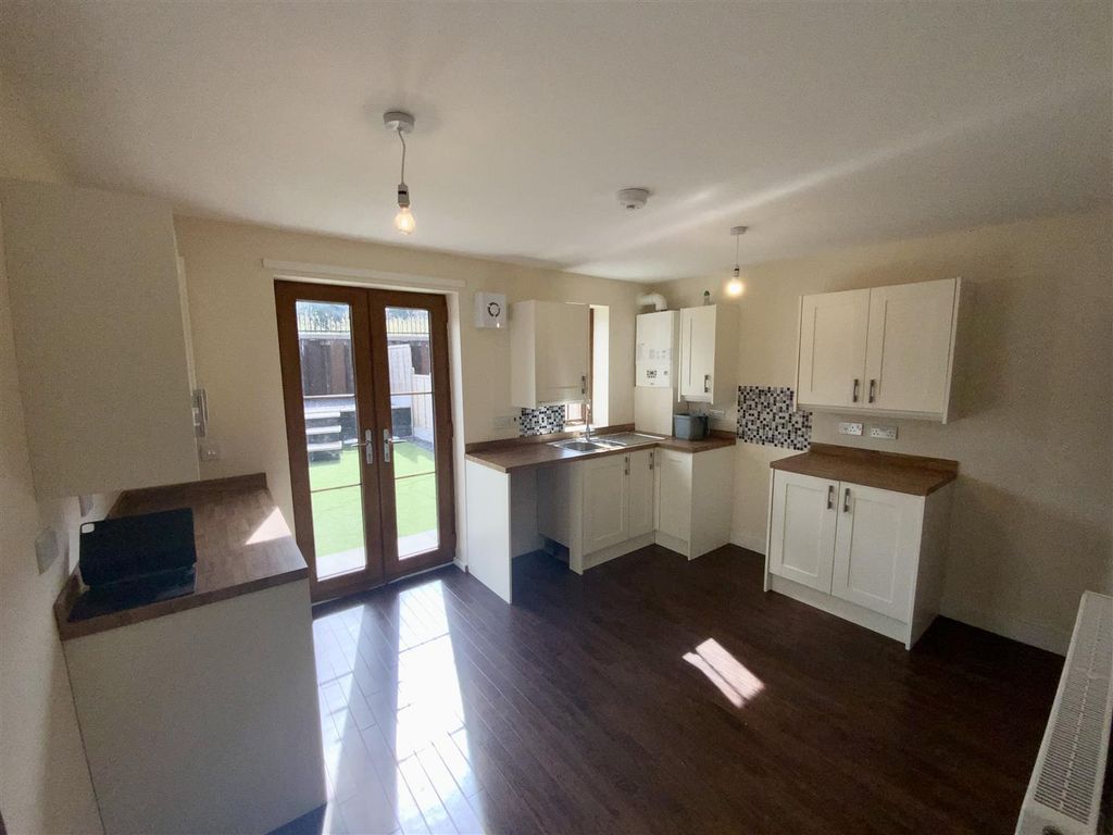 Additional image 3 of 4 bed property to rentGreenfield Road, Greenfield, Holywell CH8