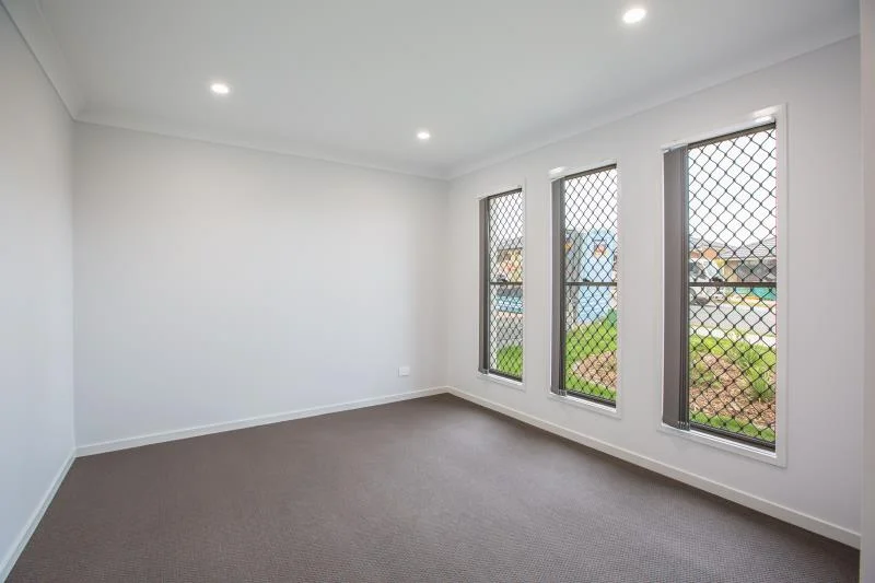 Additional image 6 of 34 Woodline Drive, Spring Mountain QLD 4300