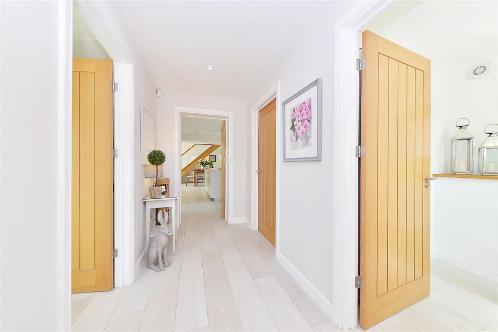 Additional image 3 of 3 bed detached house to rentHenley Road, Ullenhall, Henley-In-Arden B95