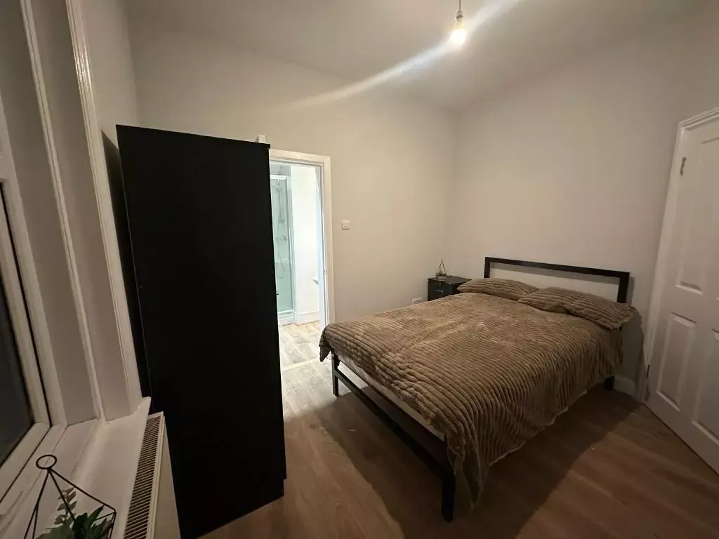 Additional image 2 of 6 bed shared accommodation to rentCavendish Avenue, Eastbourne BN22