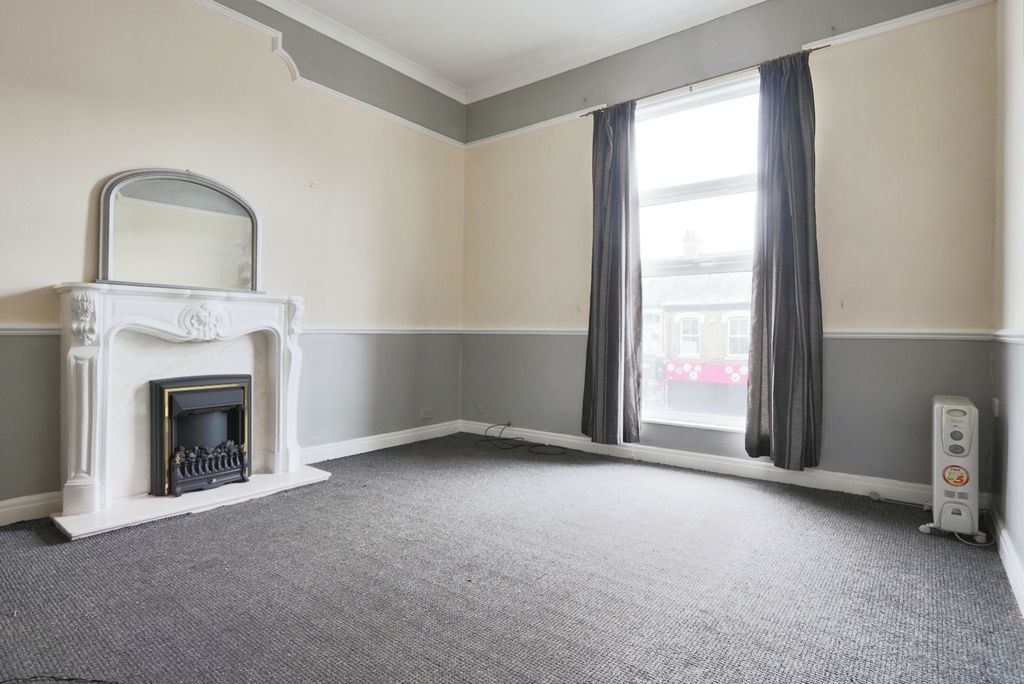 Additional image 2 of 2 bed flat for saleWest Park House, Spring Bank, Hull HU3