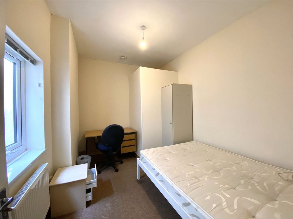 Additional image 18 of 4 bed detached house to rentGloucester Road, Horfield, Bristol, Somerset BS7
