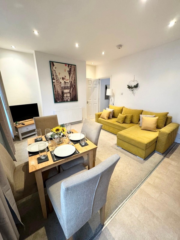 1 Bed Flat, City Road, BS2, N1 7GU photo 2