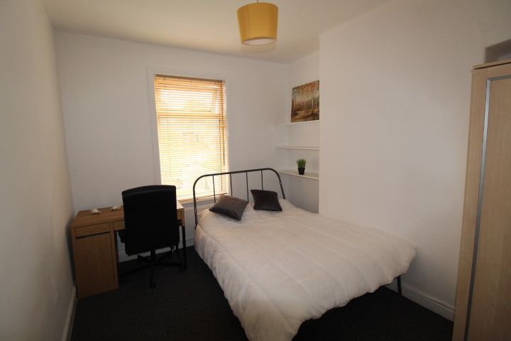 Additional image 10 of 4 bed terraced house to rentSharp Street, Hull HU5