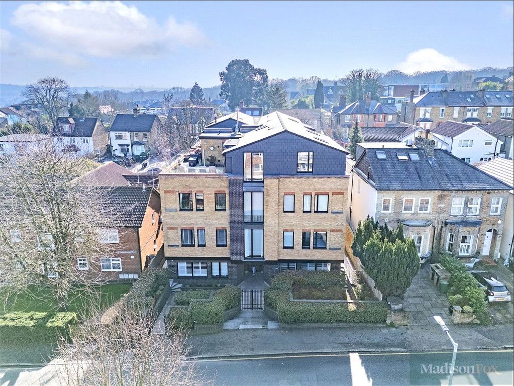Additional image 39 of 2 bed flat to rentPalmerston Road, Buckhurst Hill, Essex IG9