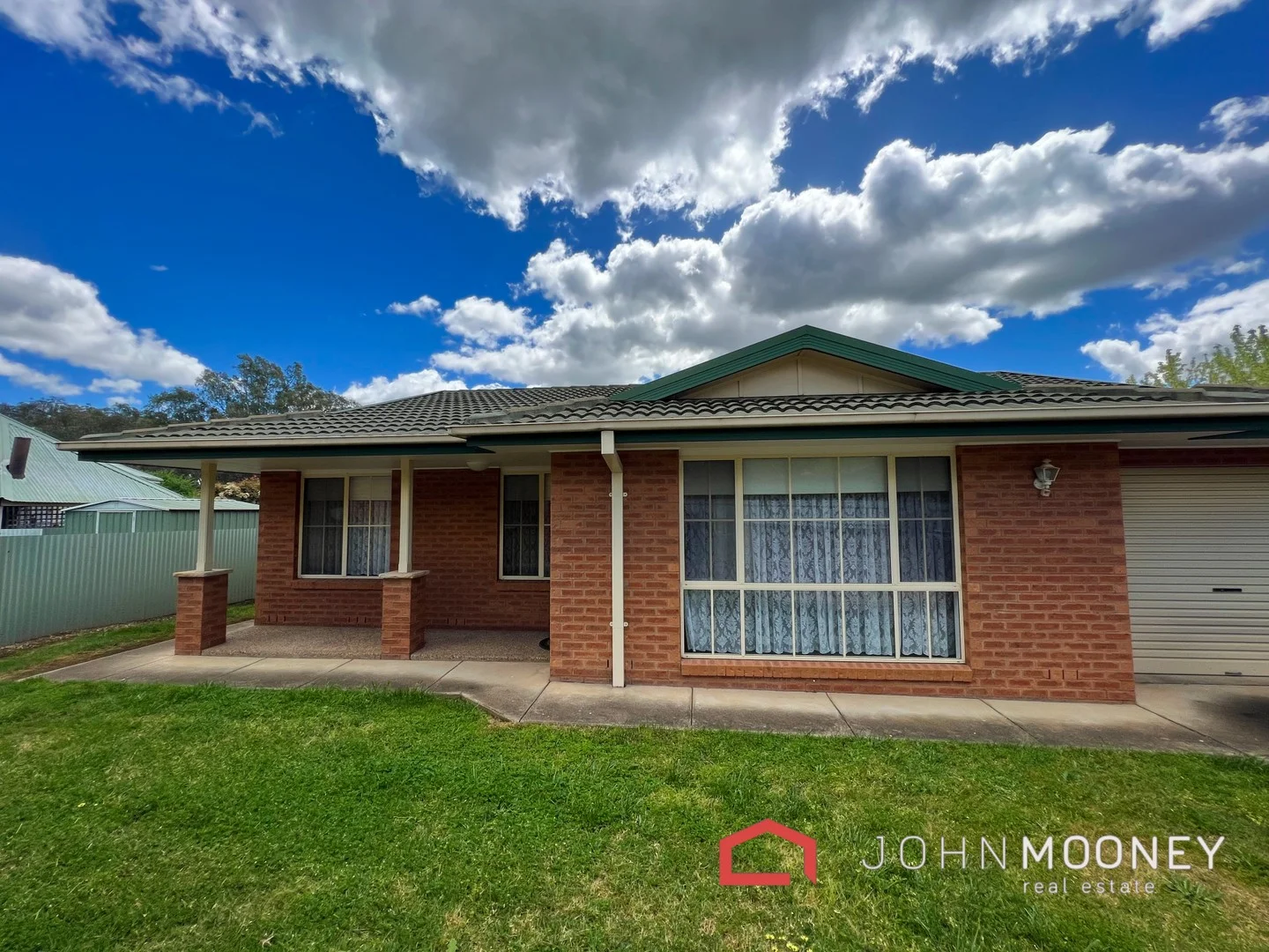 2/8 Honeysuckle Place, Lake Albert NSW 2650