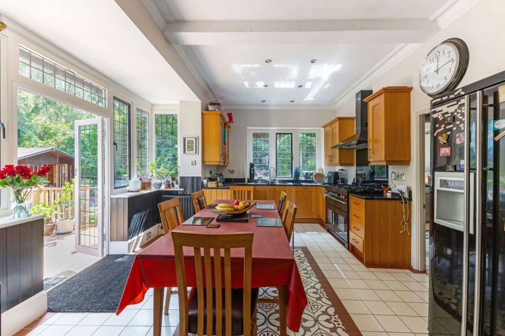 Additional image 2 of 6 bed semi-detached house to rentBrittains Lane TN13