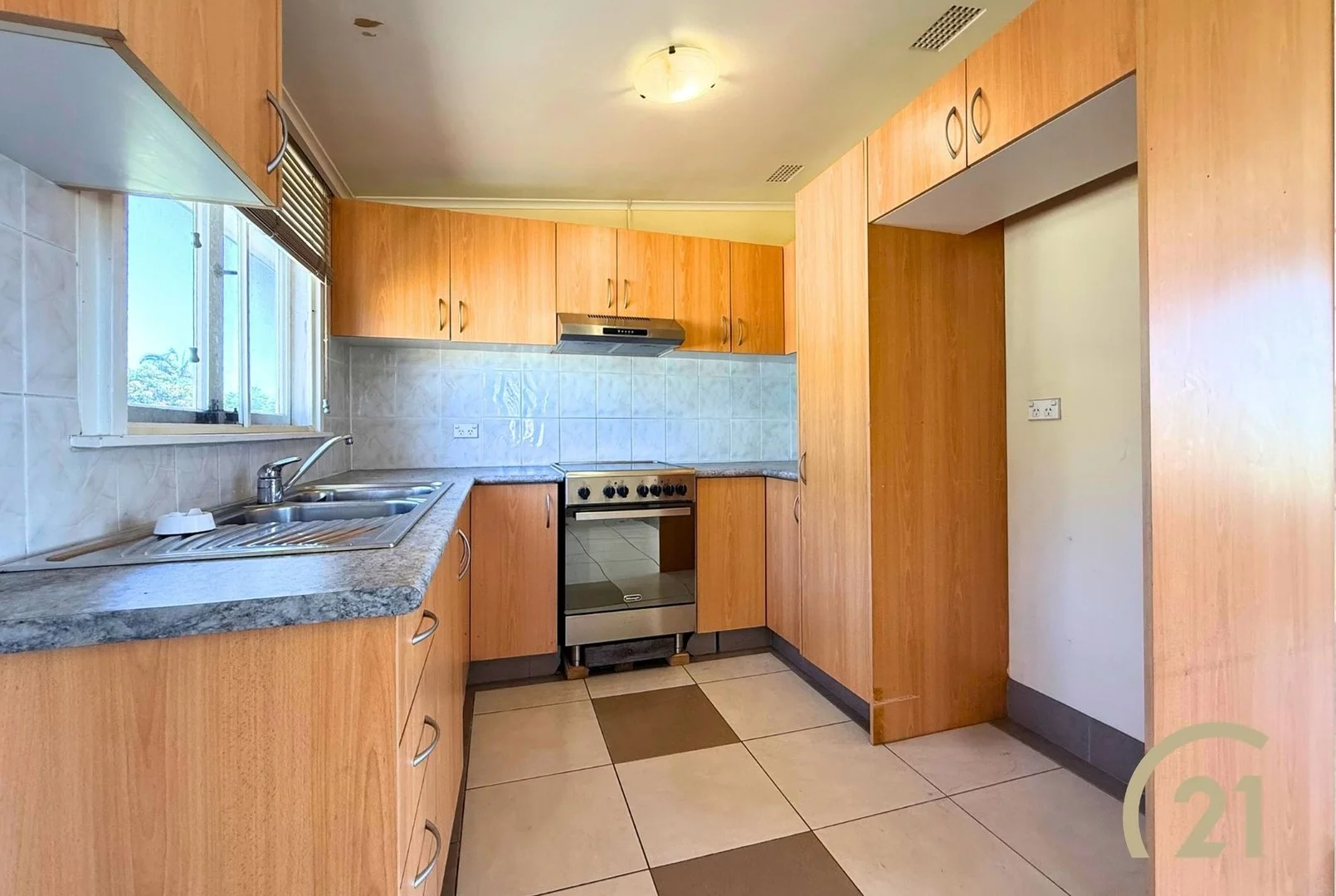 14 Welwyn Road, Canley Heights NSW 2166