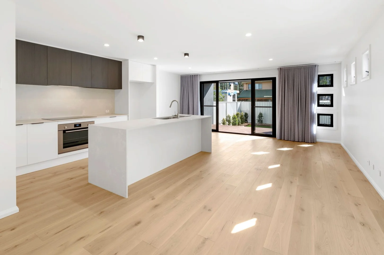 1/31 Nankeen Avenue, Paradise Point QLD 4216