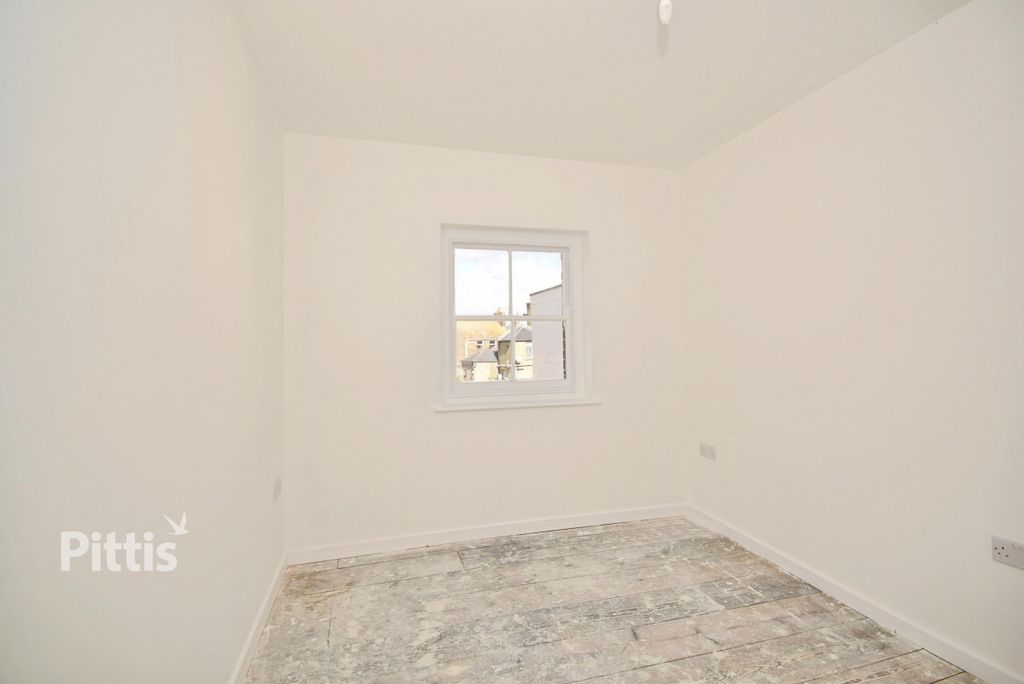 Additional image 11 of 3 bed flat to rentPyle Street, Newport PO30