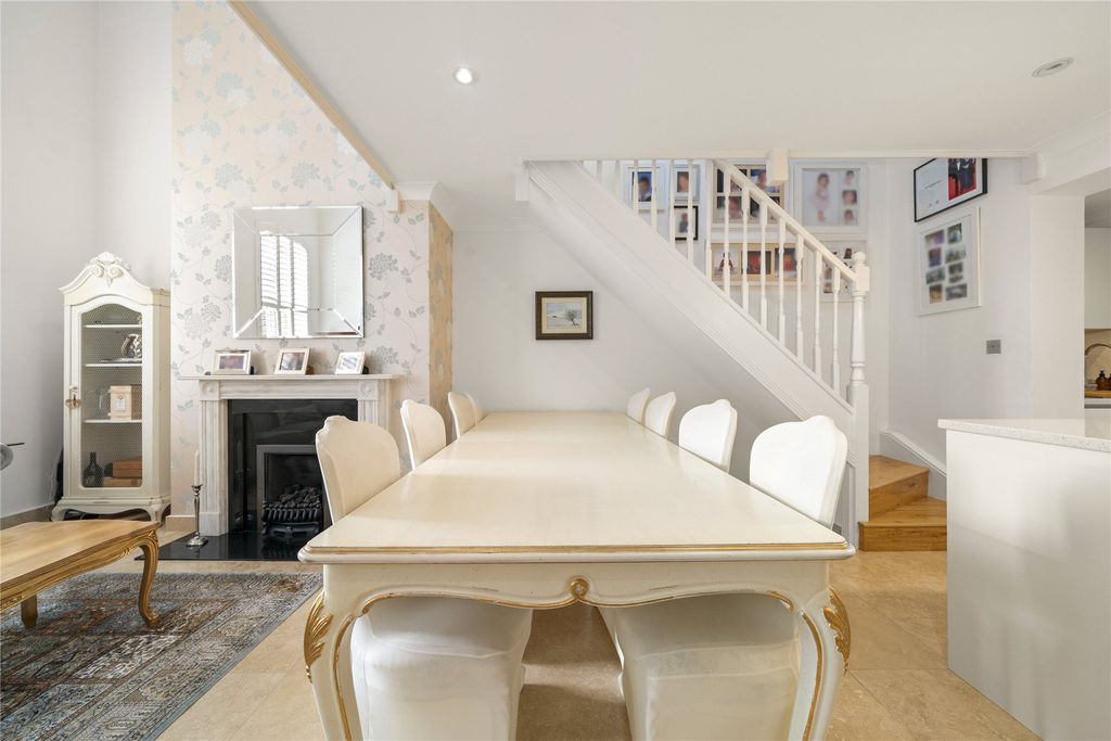 Additional image 11 of 3 bed flat to rentEllesmere Place, Walton-On-Thames, Surrey KT12