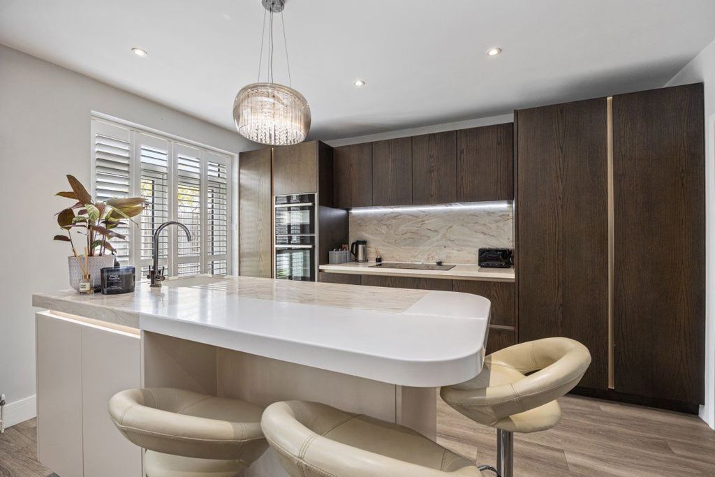 Additional image 2 of 4 bed property to rentWoodland Drive, Hove BN3