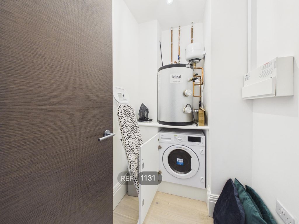 Additional image 15 of 2 bed flat to rentKings Buildings, South Church Side HU1
