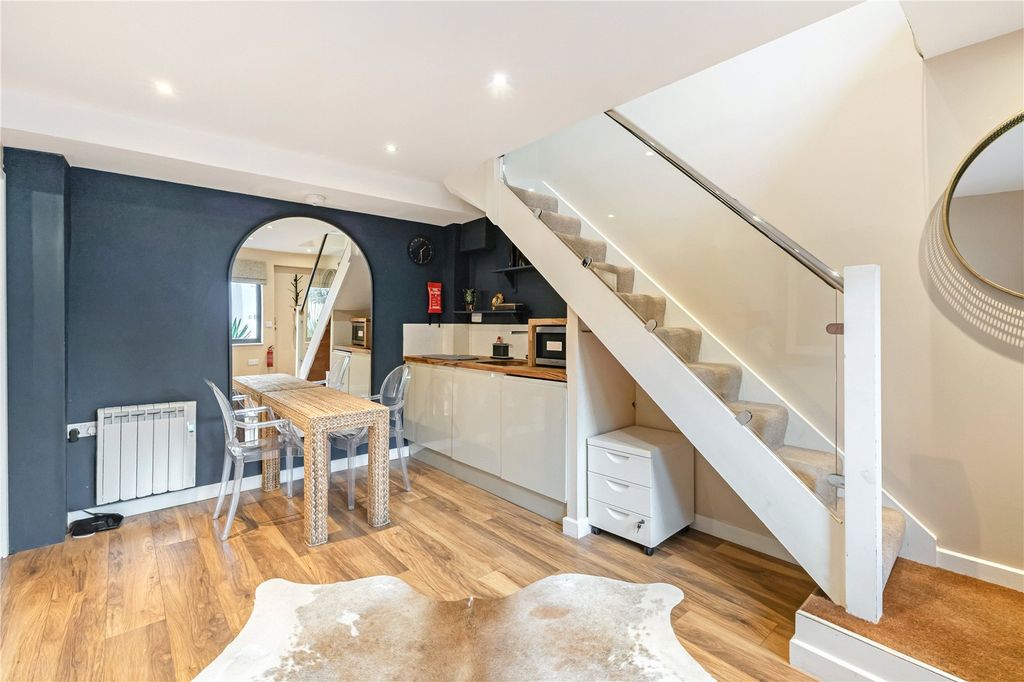 Additional image 27 of 4 bed detached house to rentOxford Walk, Cheltenham, Gloucestershire GL52