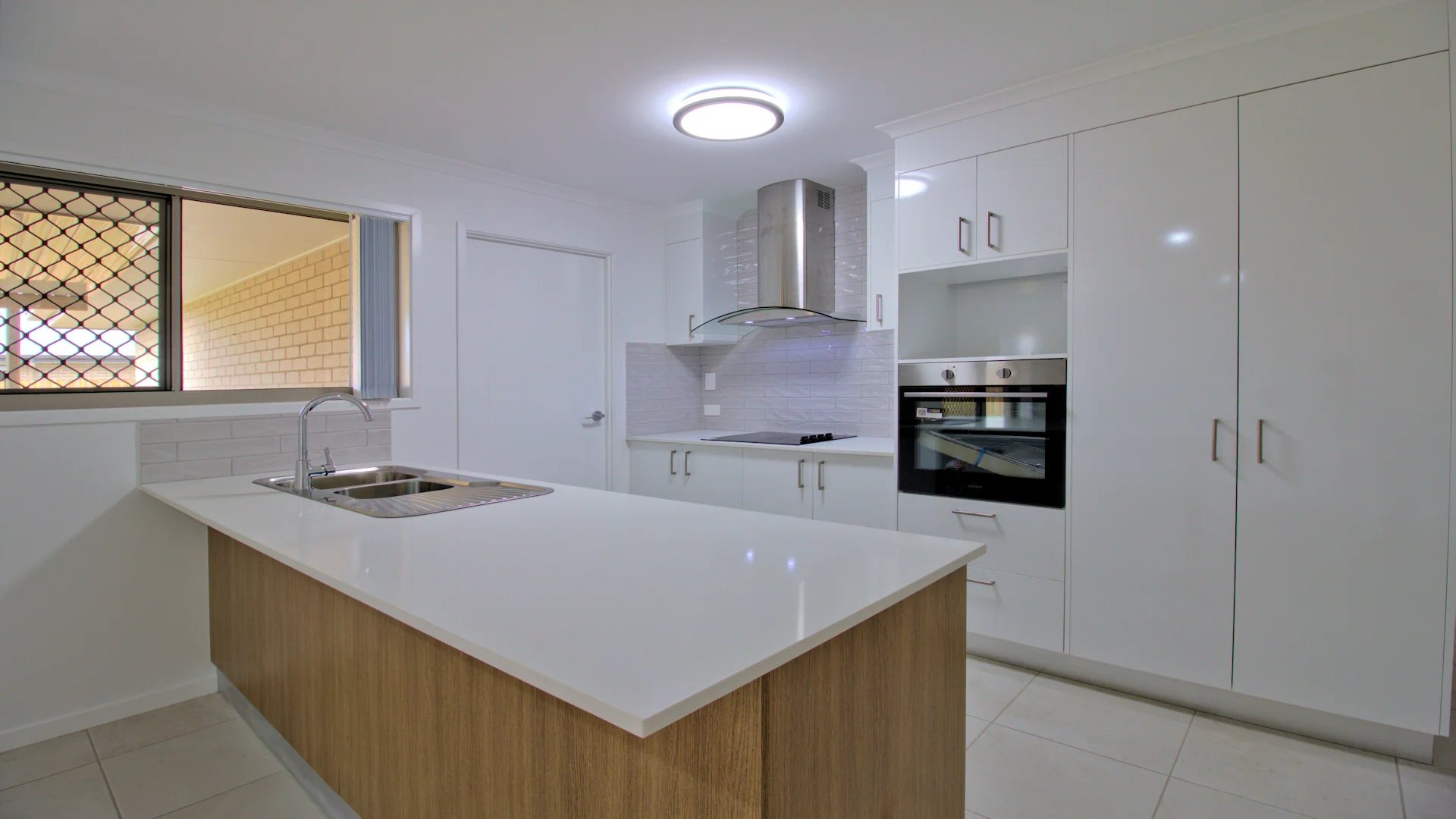 5 Blarney Drive, Eli Waters QLD 4655 photo 2