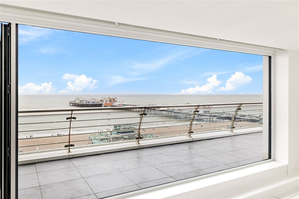 3 bed flat to rentMarine Parade, Brighton, East Sussex BN2