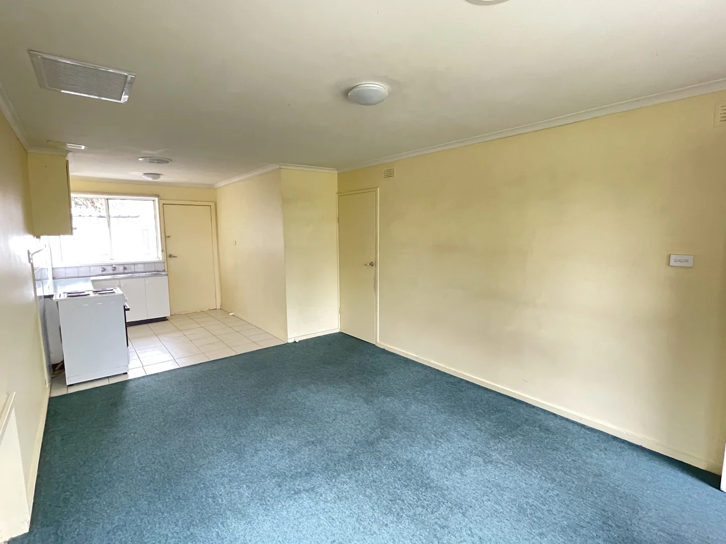 2/14 Alexander Street, Cranbourne VIC 3977 photo 5