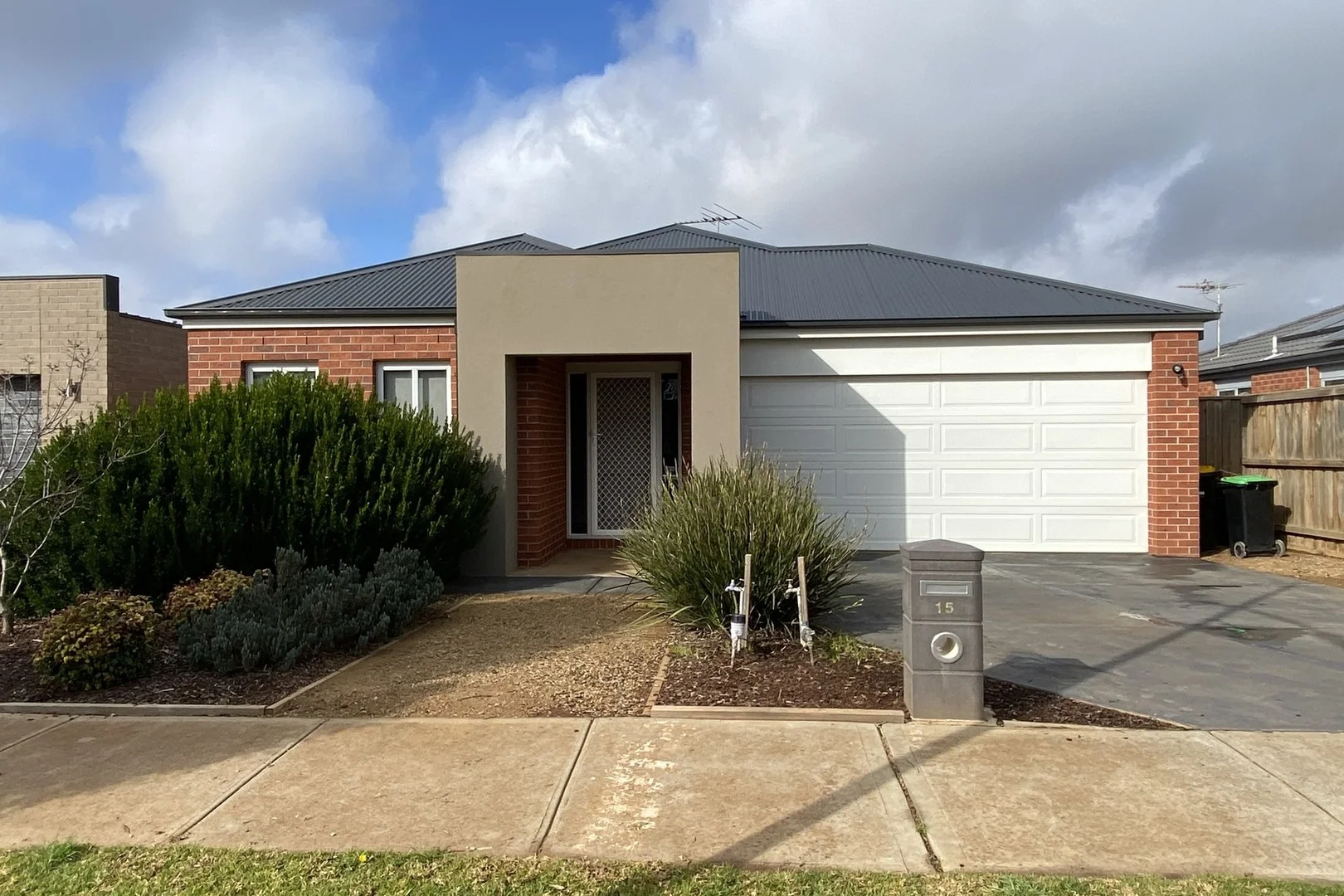 15 Longford Crescent, Melton South VIC 3338