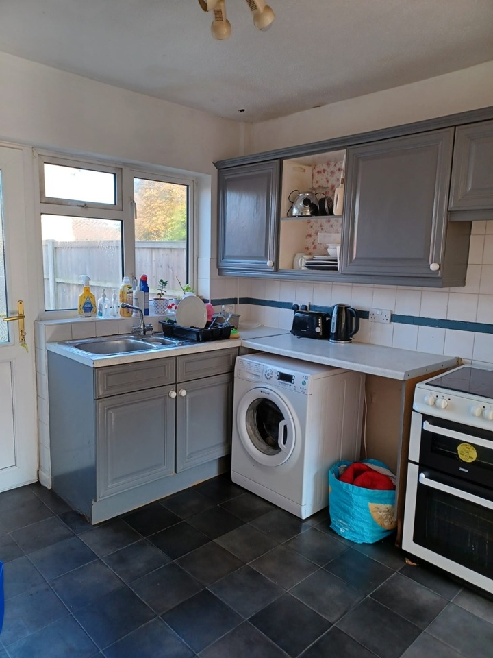 Room in a Shared House, Mow Barton, BS13, N1 7GU photo 5