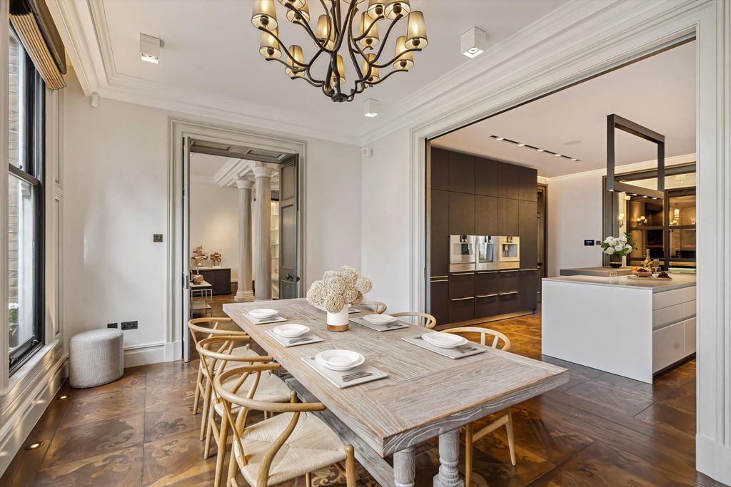 4 bed town house to rentHans Place, London SW1X.