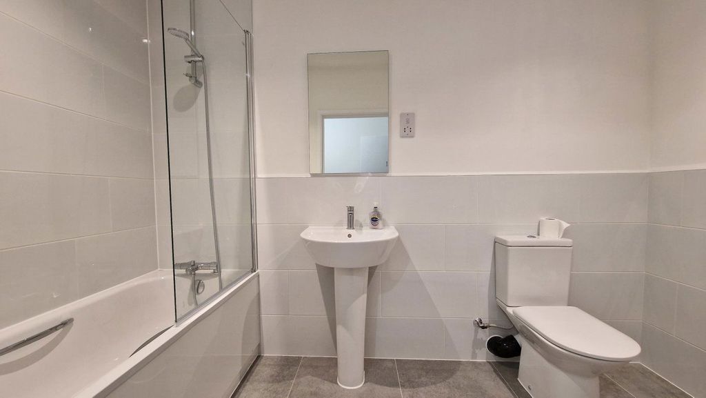 Additional image 4 of 2 bed flat to rentOld Town, Hemel Hempstead (F1) HP1