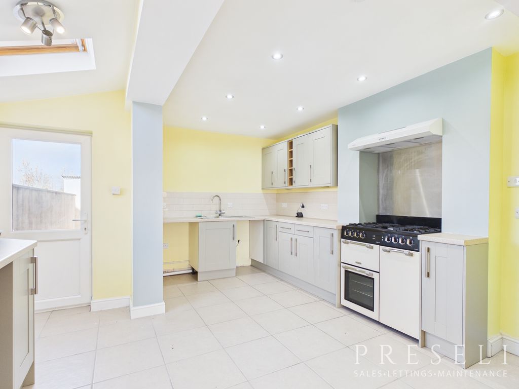 Additional image 4 of 2 bed terraced house to rentWallis Street, Fishguard SA65