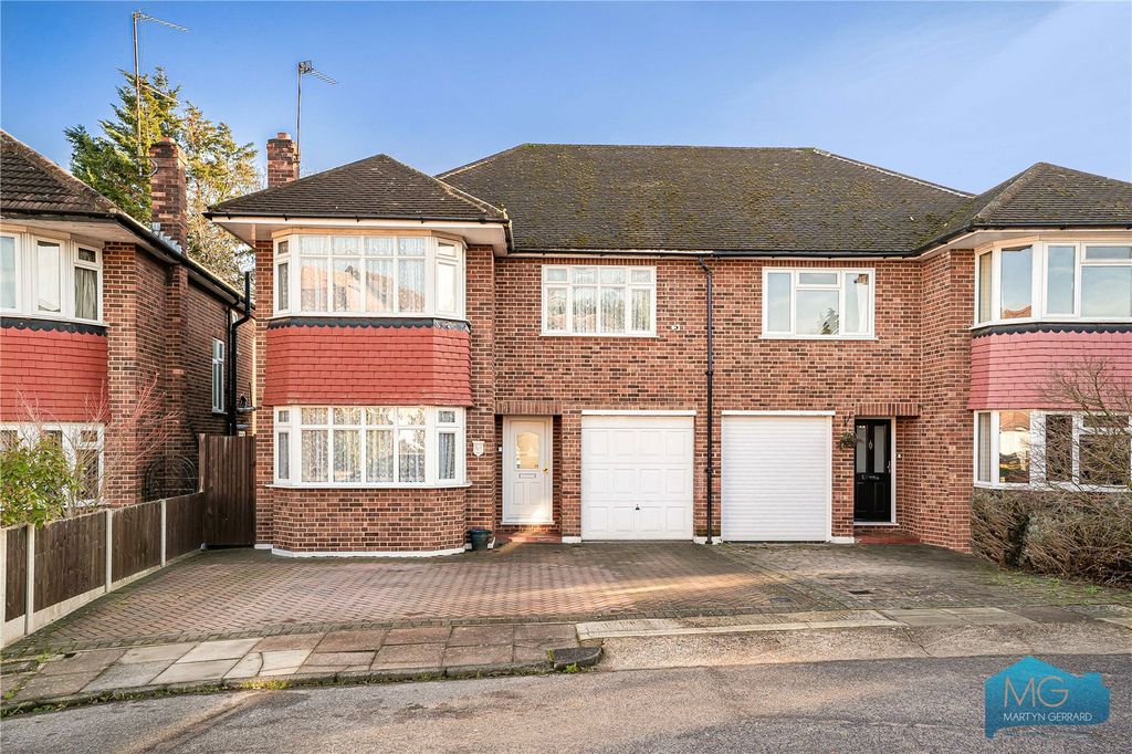 3 bed semi-detached house for saleFarnham Close, London N20
