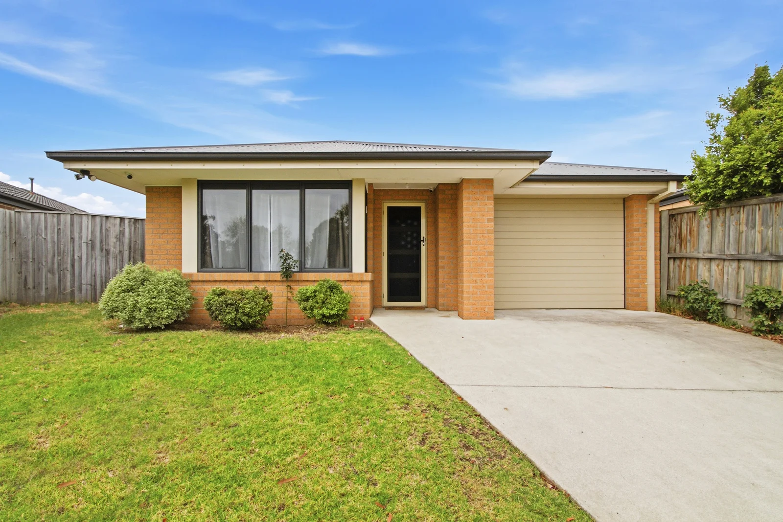 33 Woondella Boulevard, Sale VIC 3850