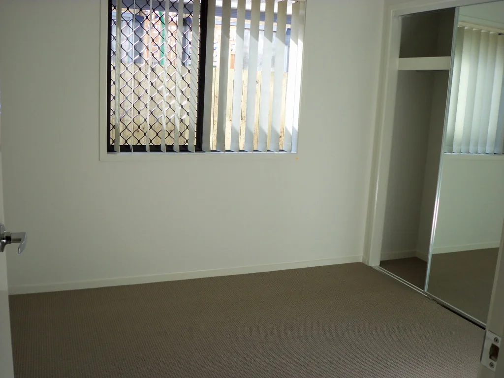 33 Denham Crescent, North Lakes QLD 4509 photo 5