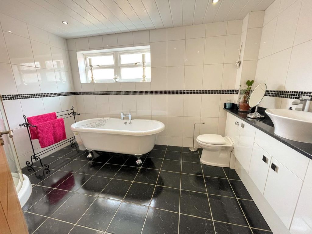 Additional image 4 of 3 bed detached house to rentNorthside Close, Middridge, Newton Aycliffe DL5