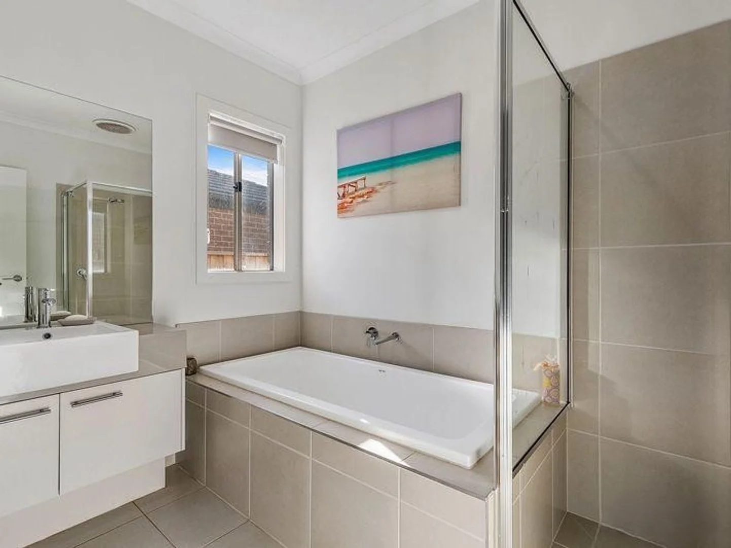 10 Benedore Way, Cranbourne North VIC 3977 photo 5