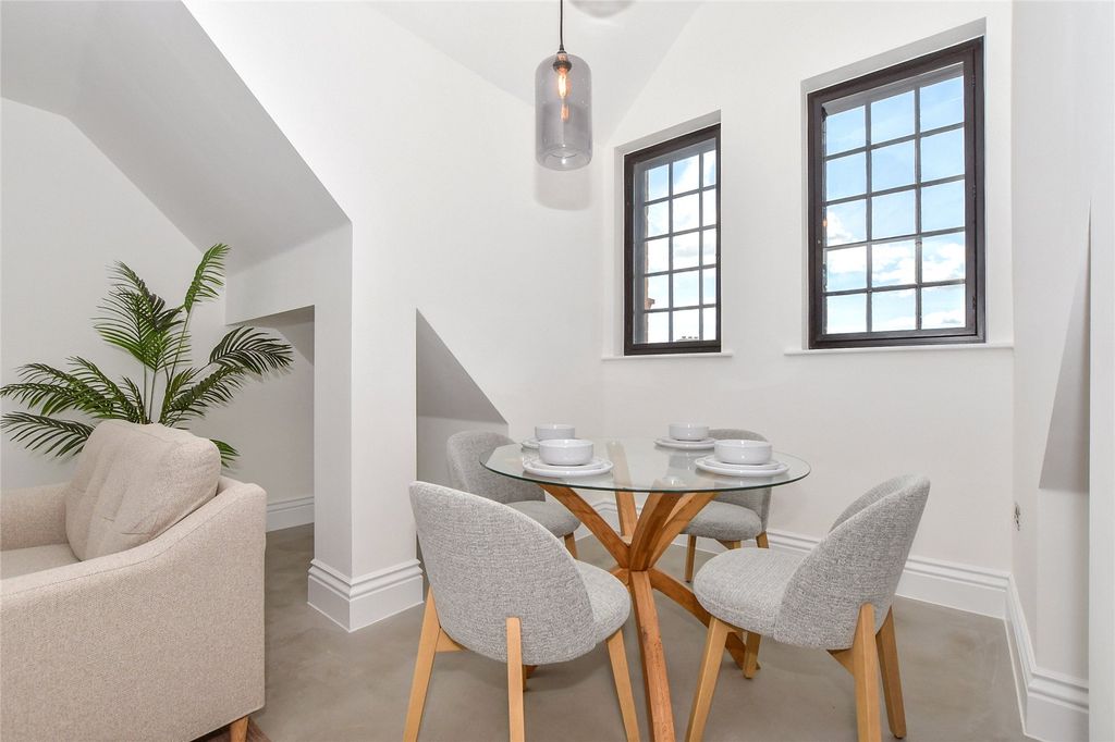 Additional image 4 of 3 bed flat for saleThe Carriage House, 88 Grosvenor Road, Tunbridge Wells, Kent TN1
