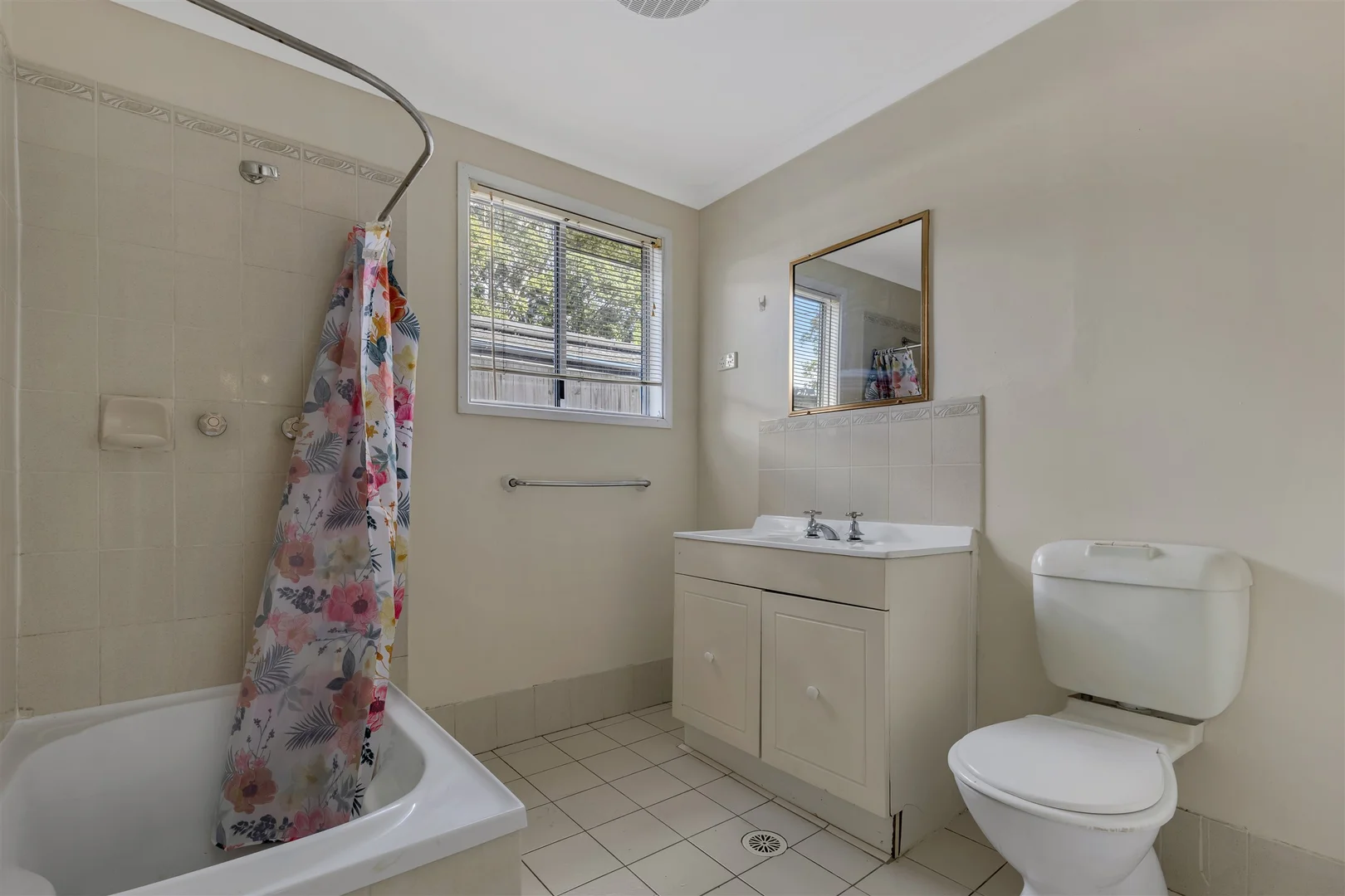 Additional image 13 of 76 Brookfield Rd, Kenmore QLD 4069