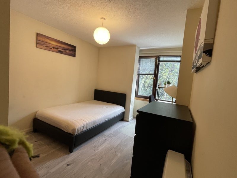 2 Bed Flat, Lochrin, EH3, N1 7GU photo 3