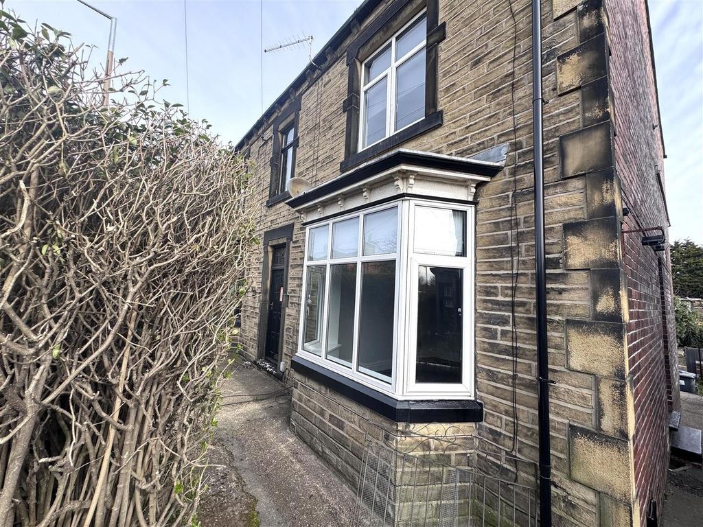 2 bed semi-detached house to rentUpper Sheffield Road, Barnsley S70