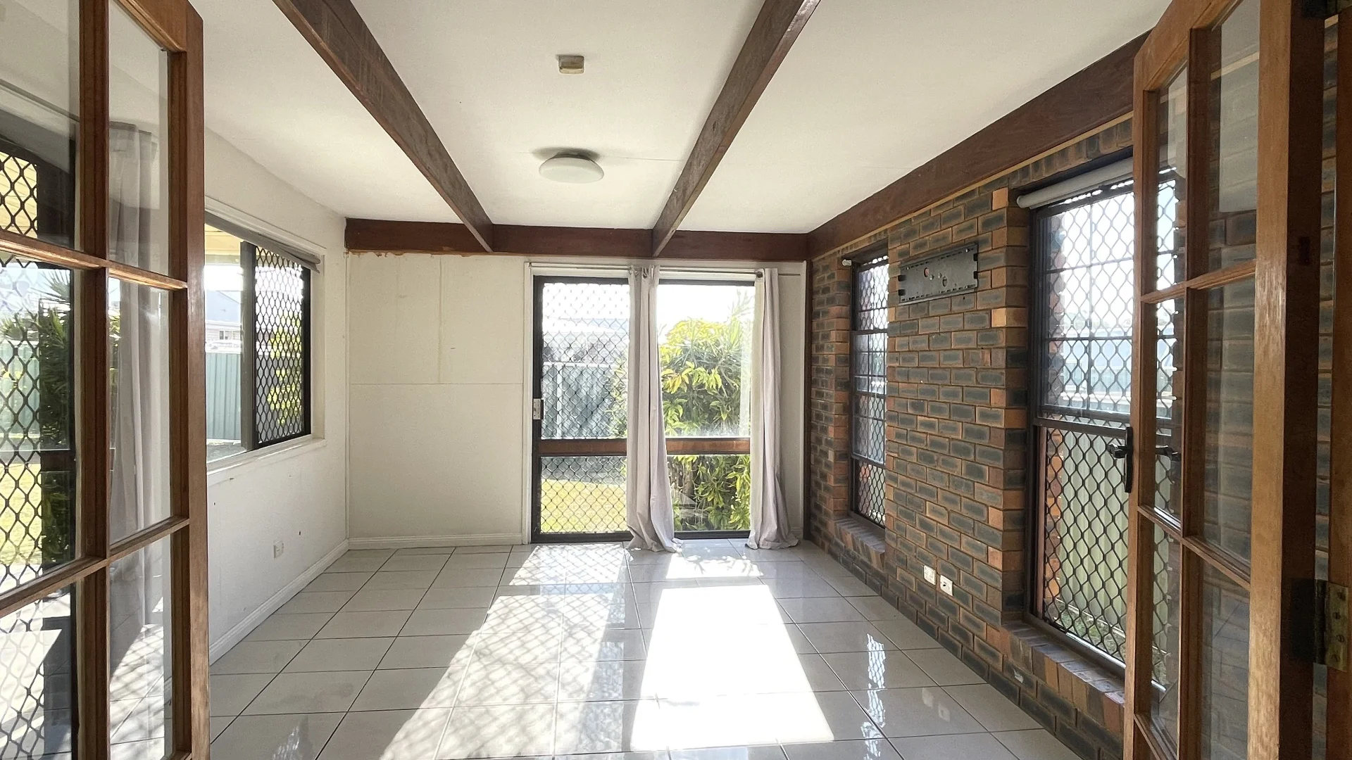 Additional image 6 of 14 Pine Street, Hillcrest QLD 4118