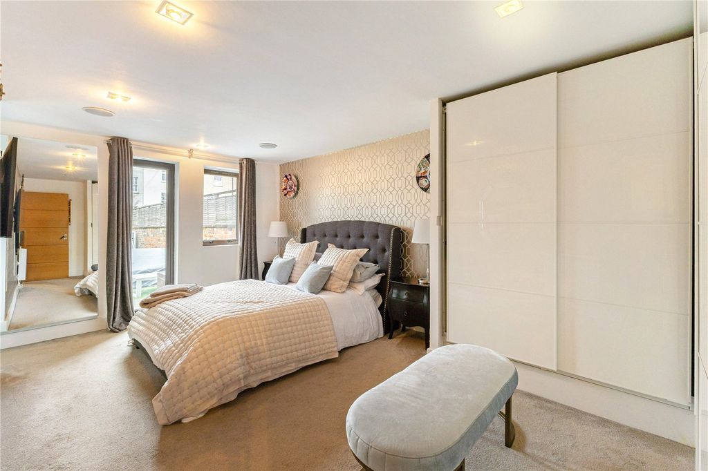 Additional image 24 of 4 bed detached house to rentOxford Walk, Cheltenham, Gloucestershire GL52
