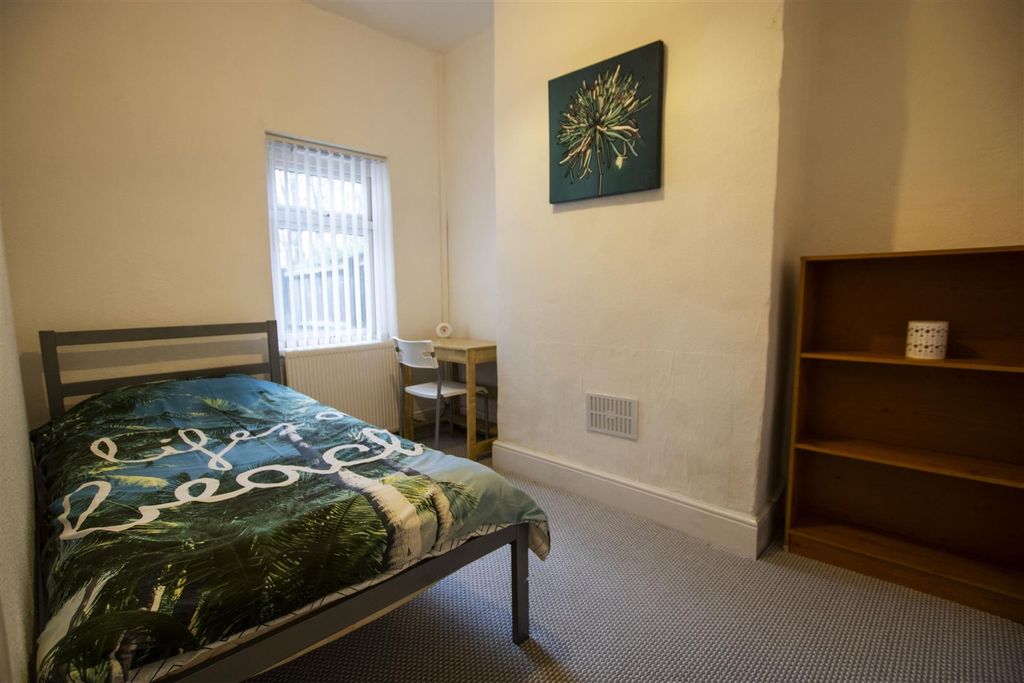 Additional image 9 of 3 bed shared accommodation to rentGleave Road, Selly Oak, Birmingham, West Midlands B29