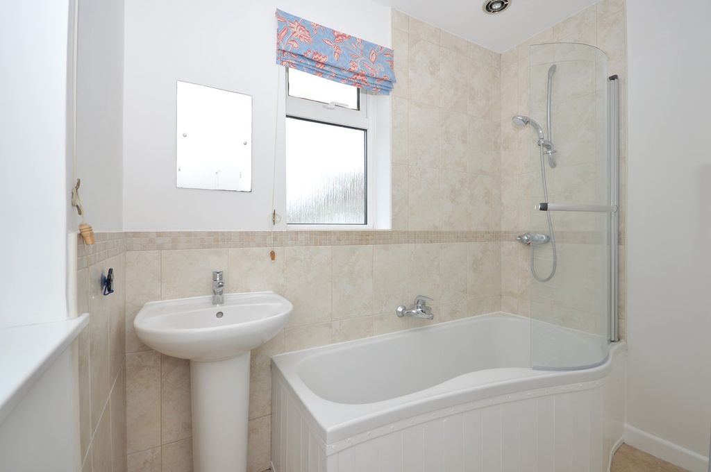 Additional image 13 of 3 bed semi-detached house to rentVineries Close, Leckhampton, Cheltenham GL53