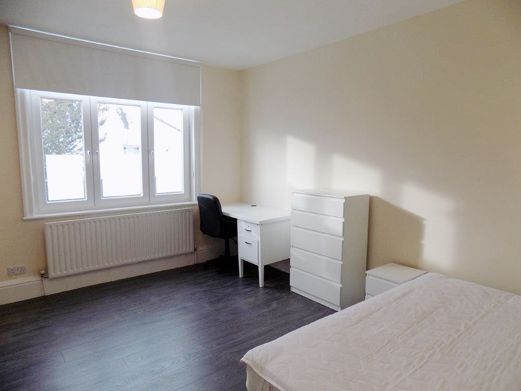 Additional image 16 of 6 bed maisonette to rentAlbert Road, Southsea PO5