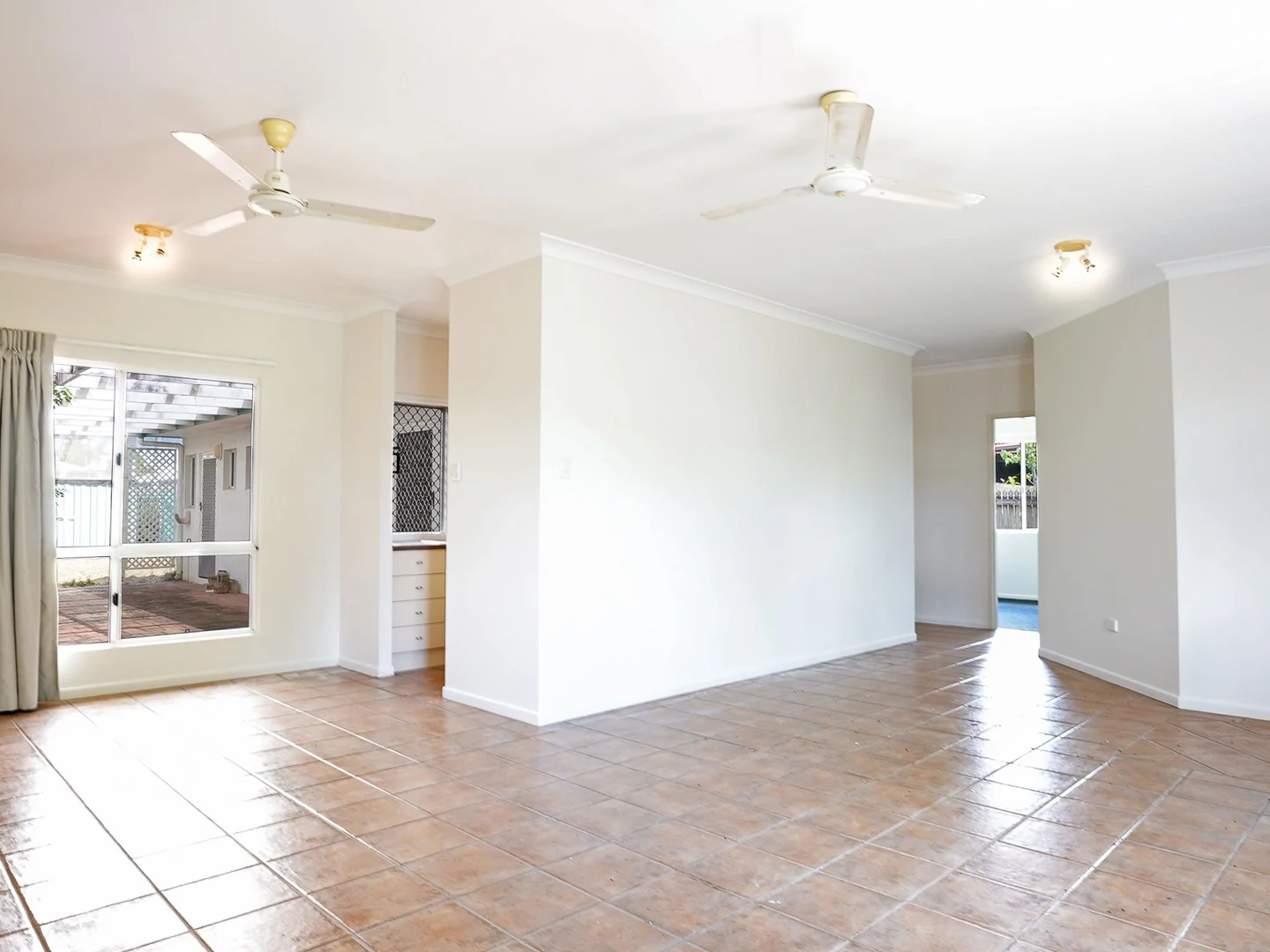 Additional image 4 of 21 Hoop Street, Kirwan QLD 4817
