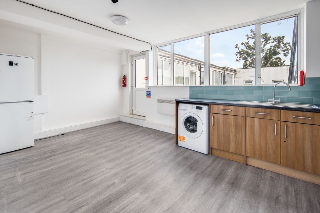 5 bed flat to rentSharers Welcome IG1