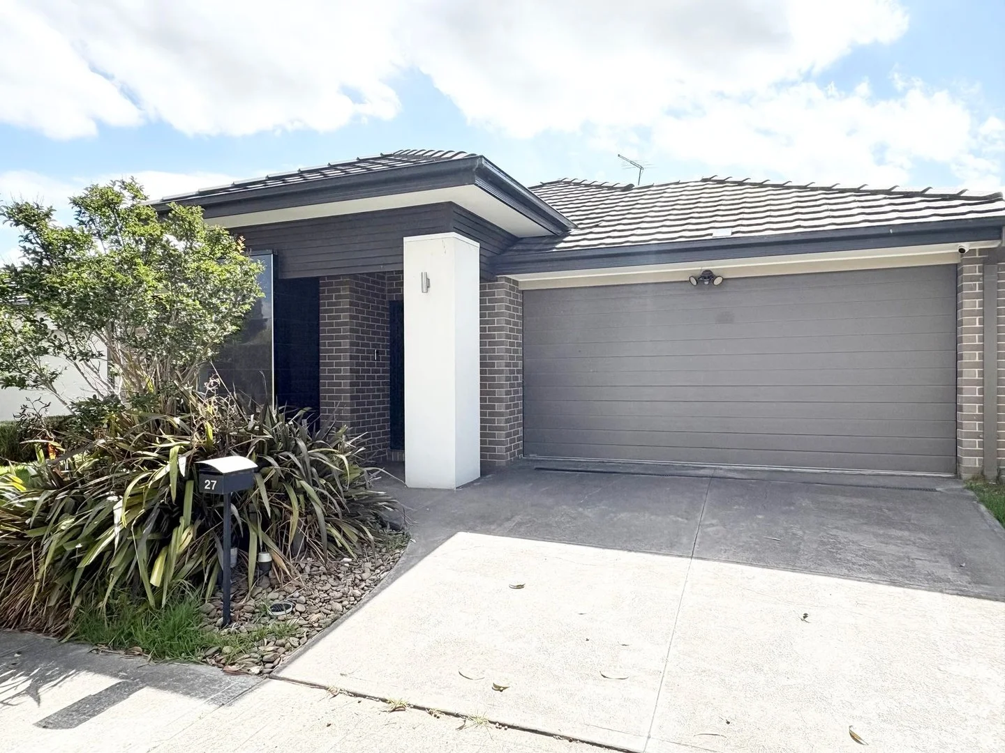 27 Bluebell Drive, Craigieburn VIC 3064