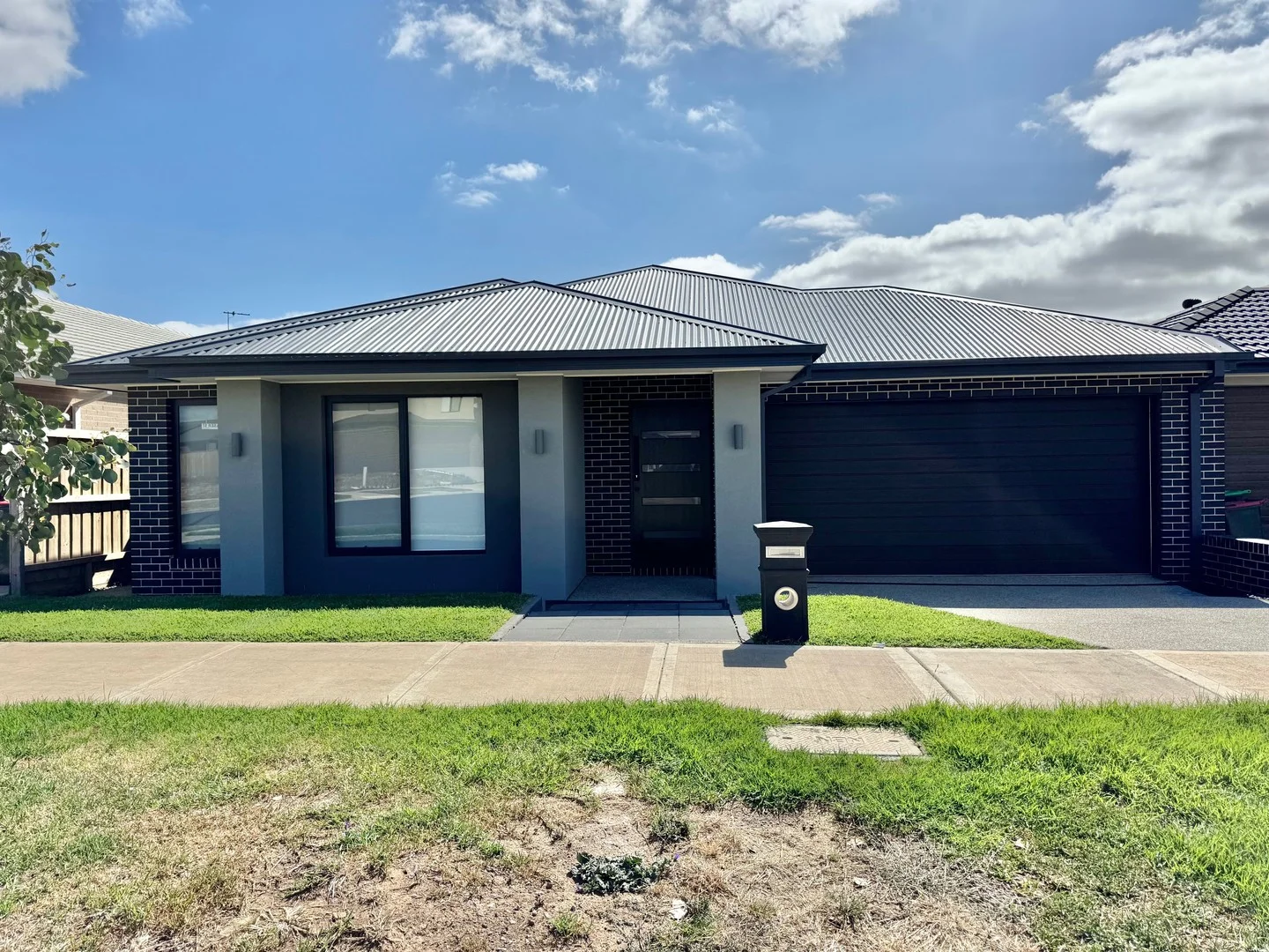 1 Arkport Way, Manor Lakes VIC 3024