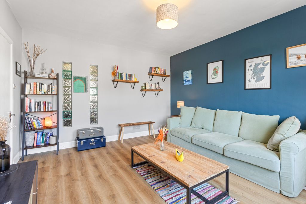 4 bed flat for sale23 Eskview Avenue, Musselburgh EH21 photo 3