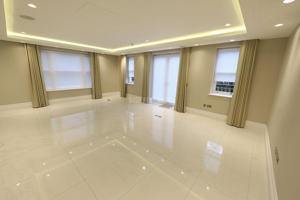 3 bed flat to rentCamlet Way, Hadley Wood EN4