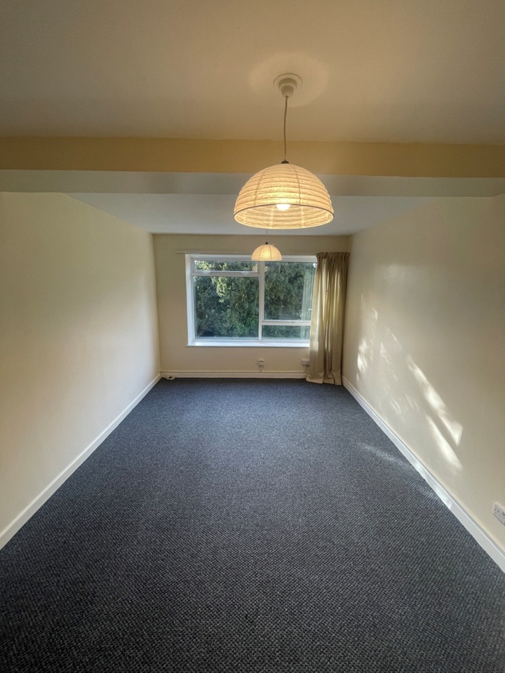 1 Bed Flat, Downfield Road, BS8, N1 7GU photo 2