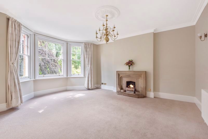 Additional image 2 of 3 bed flat to rentKings Road, Horsham RH13