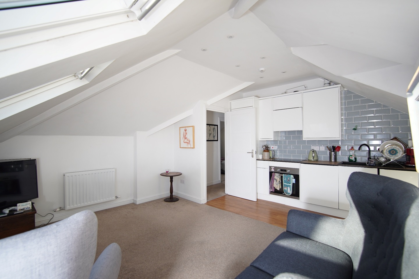 2 Bed Flat, Belvoir Road, BS6, N1 7GU photo 3