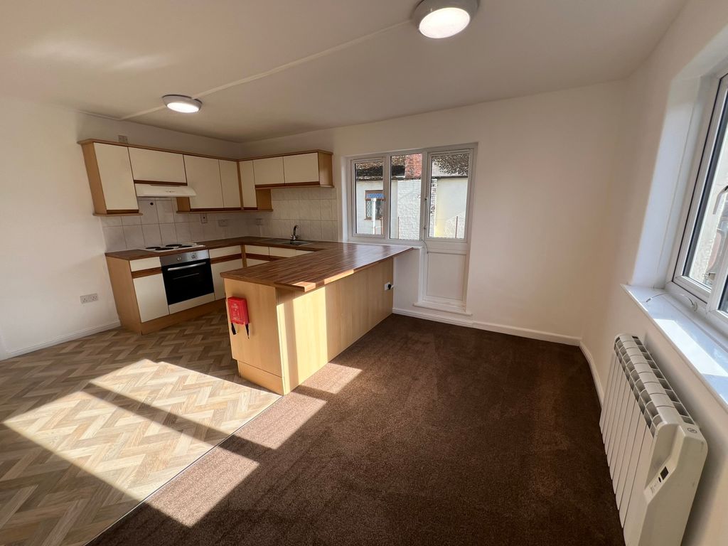 Additional image 4 of 2 bed flat to rentHigh Street, Williton, Taunton, Somerset TA4